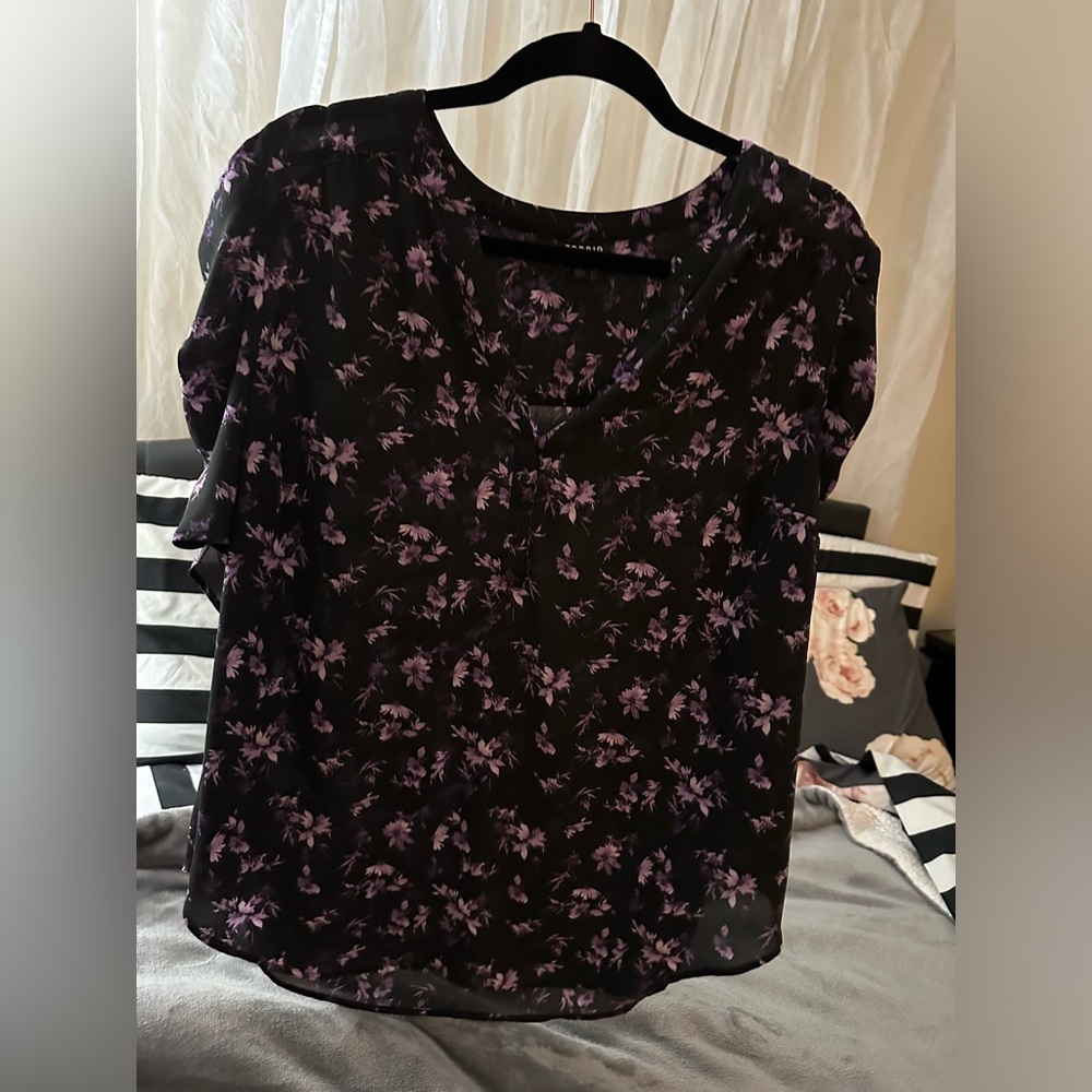 Torrid Harper Georgette v neck ruched sleeve blouse